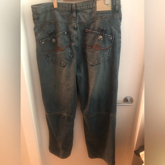 ROCAWEAR 38W X 32L - Picture 10 of 12